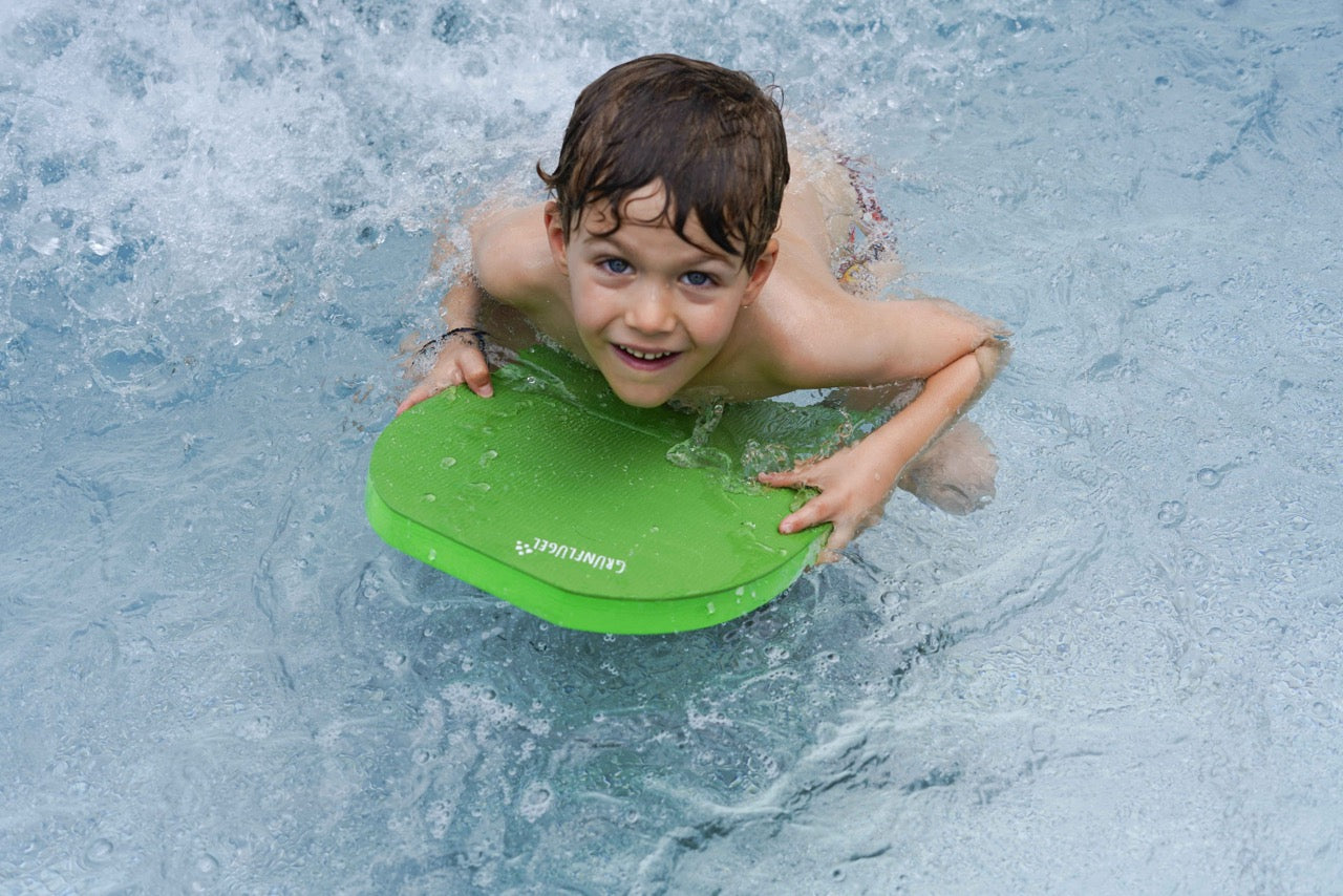 Schwimmbrett kaufen – BIO-TPE nachhaltig – Grünflügel Shop